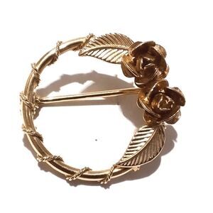 Vintage Gold Tone Rose Accented Mid Century Circle Pin Brooch